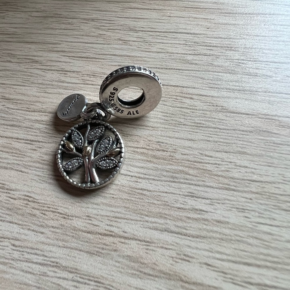Pandora Family Tree charm